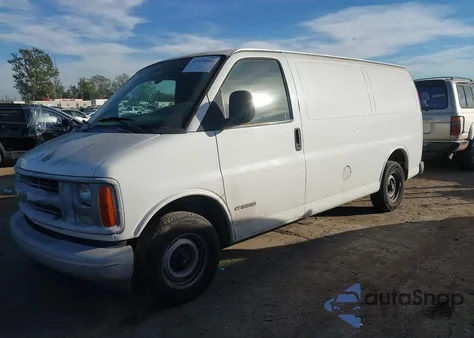 2001 Chevrolet Express from USA, damaged, VIN 1GCEG15M211145927